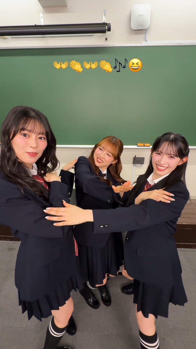 ［🍚😆］ ひとちゃん&amp;ひよりん&amp;あきちゃんで アルプス一万尺time♥️💚💛 ▶ #大盛りハッピー #超とき宣 #坂井仁香 #吉川ひより #菅田愛貴