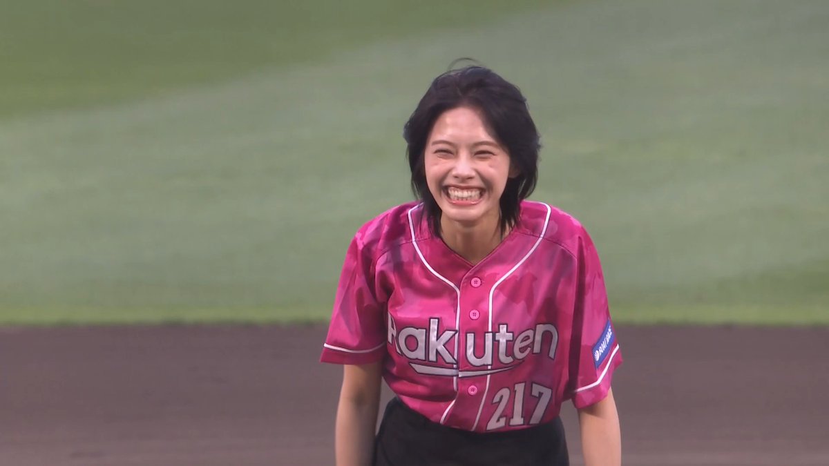 「BOAT RACEデー」🚤 今日の始球式は 2026ボートレースCMキャラクター、俳優の #安斉星来 さん⚾🌟 笑顔溢れるナイスピッチングでした👏 #RakutenEagles #強鷲革新