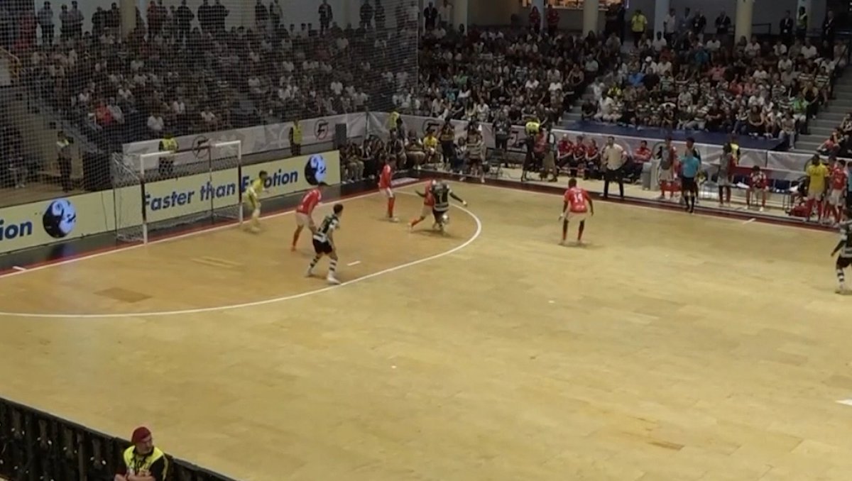 Arbitragem inadmissível na final da Supertaça de futsal. O Sport Lisboa e Benfica repudia uma arbitragem marcada por erros graves, com influência direta no resultado e na atribuição do troféu. 🔗