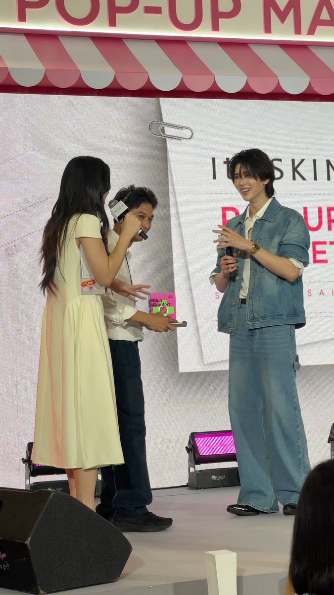 ITSSKIN POPUP WITH DUNK #DUNKxITSSKINPOPUP : JoongDunk …. …. pen faen gun ( JoongDunk is dating) 🌻: *🙂↕️🙂↕️🙂↕️ 🌻: good job : JoongDunk …. …. pen faen gun ( JoongDunk is dating) 🌻: he’s doing this from the heart : do you want money today? 🌻: no! (answer on behalf of phi staff) : have to take money too. even if you’re a fanboy or a BL shipper you still have to make money everyone!