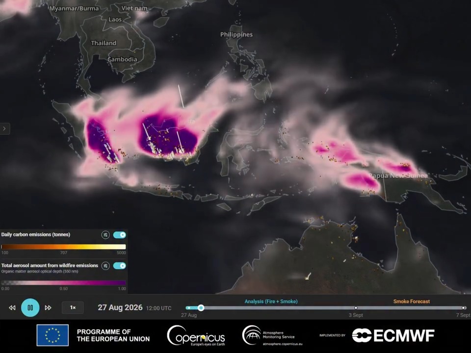 Smoke from Indonesian forest fires has crossed borders into Malaysia, Singapore & the Philippines. Monitoring fires, forecasting smoke movement & issuing timely warnings can help protect public health. WMO’s Air Quality & Climate Bulletin is out 7 September, #CleanAirDay.