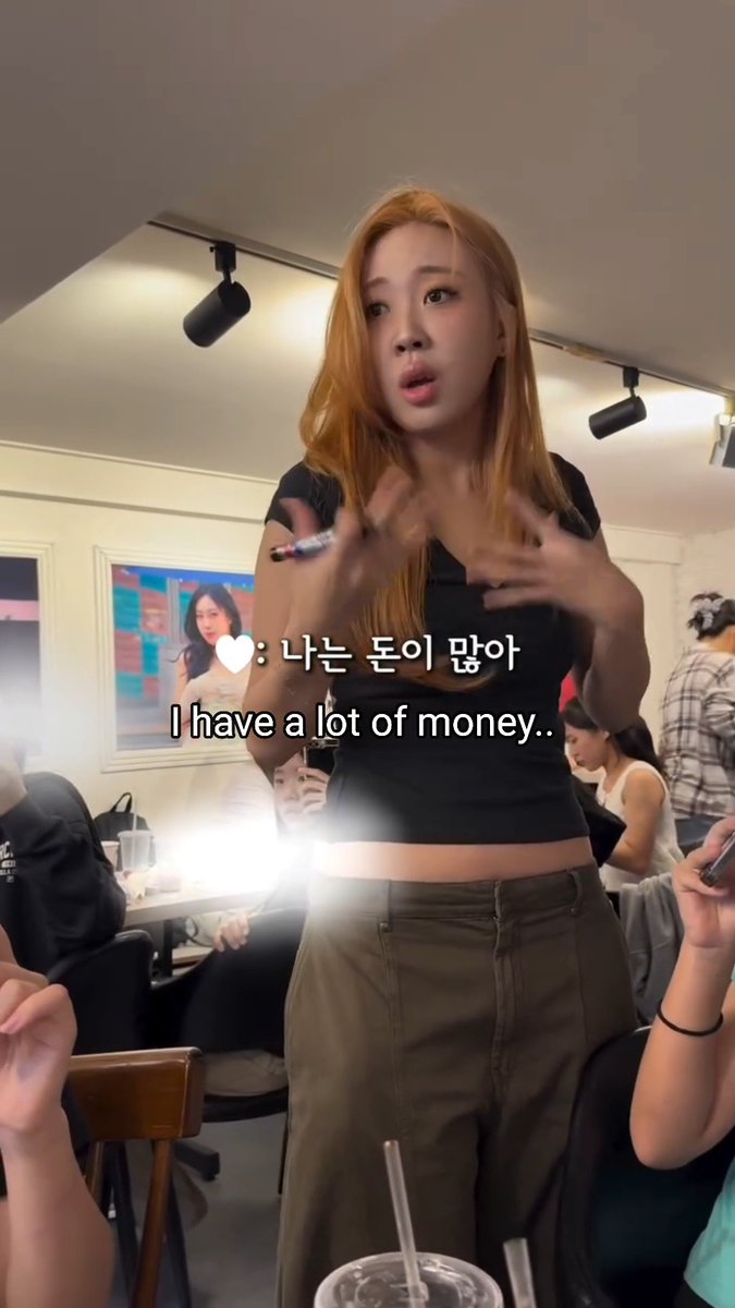 During her visit to the birthday event today, Youngji was worried seeing sepo spend too much money for her, so she nagged and told them to spend their money for themselves. She has to flex that she's RICH so fans won't have trust issue with her financial status🤣🤣 ©nuny_j1