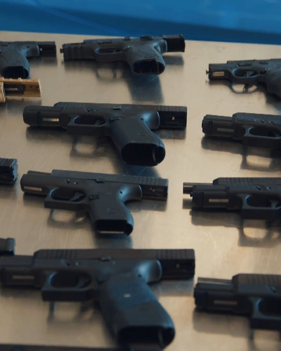 Hidden under the hood of a sports car was a MASSIVE stash of firearms ๐ณ See more on #Contraband: Seized at the Border, Mondays at 8P on Discovery.