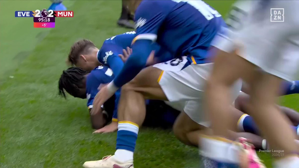 ¡¡¡QUE NADIE ME DESPIERTE DE ESTA AUTÉNTICA LOCURA POR FAVOR!!!🤯🔥 El Everton RESCATA EL EMPATE EN EL 95' con un golazo ante el Manchester United en un final ABSOLUTAMENTE DEMENCIAL😱💥 #PremierLeagueDAZN⚽🏴