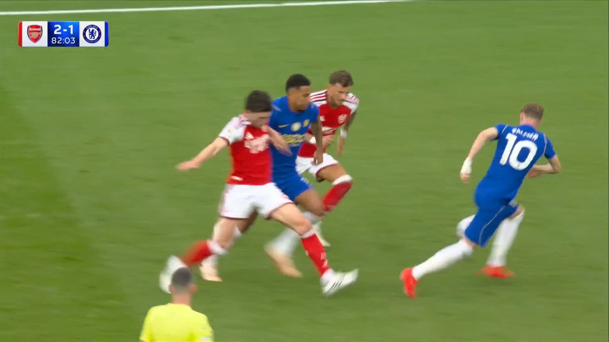 "He's FUMING Morgan Rogers!" 😳