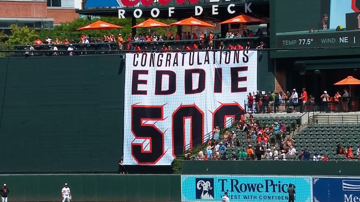 The unveiling of Eddie's banner 🙌