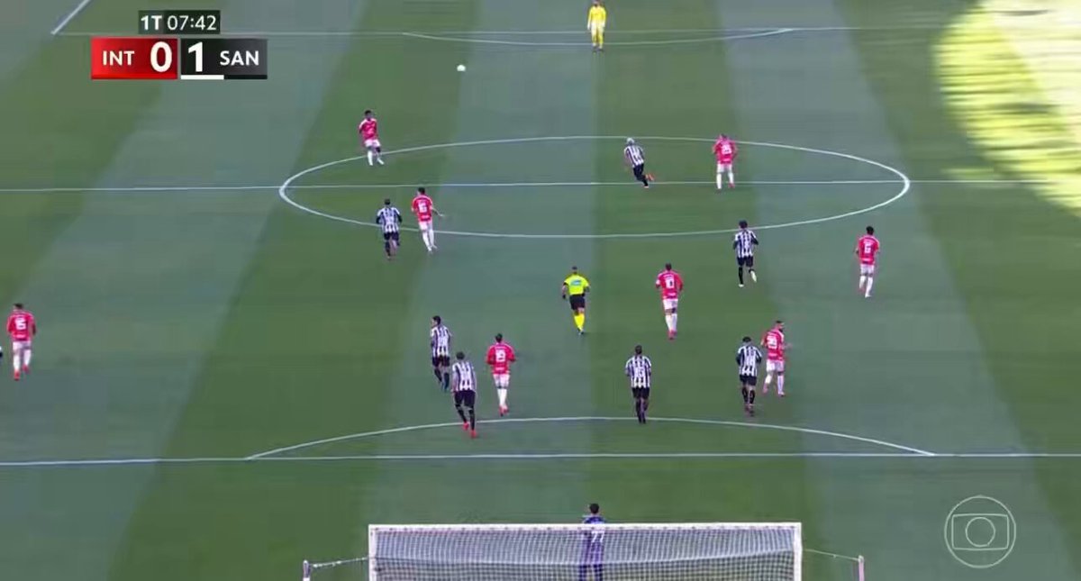 o inter acaba de tomar um gol de clube rebaixado