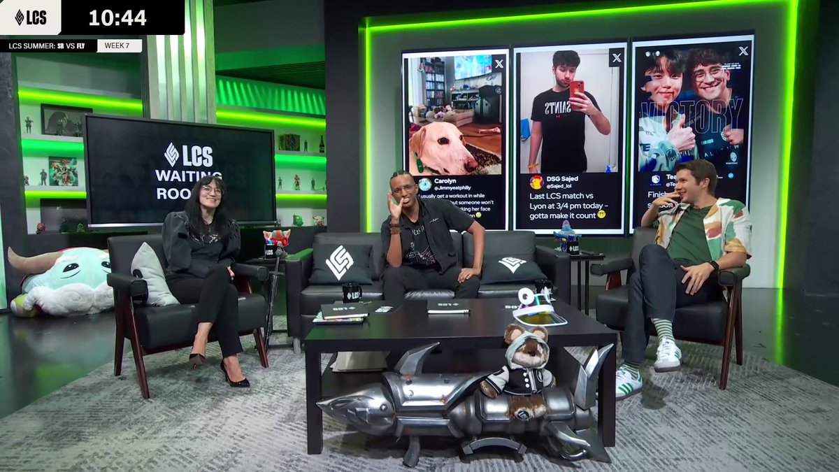 Three goats on stage 🐐🐐🐐 Shoutout to Damonte, Apollo, and basil.