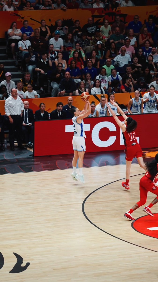 Send whoever in front of Ceci. She doesn't care 🤷‍♀️ #FIBAWWC
