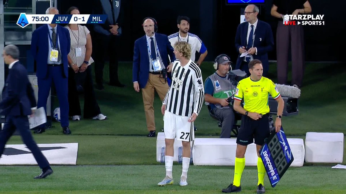 🎙️ كيف علّق فارس عوض على دخول العملاق الألماني فولتماده فور مشاركته؟ #الدوري_الإيطالي 🇮🇹 | #يوفنتوس_ميلان | #STARZPLAY | #أبوظبي_الرياضية️