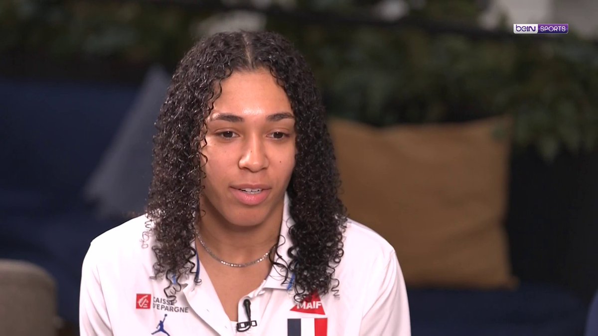 🏀 #FIBAWWC 🗣 Janelle Salaün revient sur l'alarme incendie qui s'est declenchée dans l'hôtel des Bleues 🏨