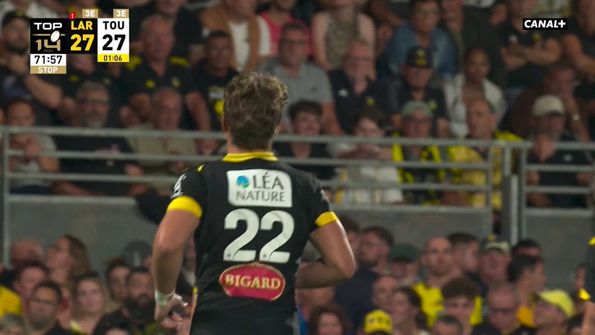 L’AMOUR POUR LE RUGBY RUGBY PERDURE POUR LA FAMILLE ELISSALDE À LA ROCHELLE 😍 Sacha Elissalde a disputé ses premières minutes en TOP 14, devenant ainsi le représentant de la quatrième génération de la famille à porter les couleurs du club 💛🖤 #SRST