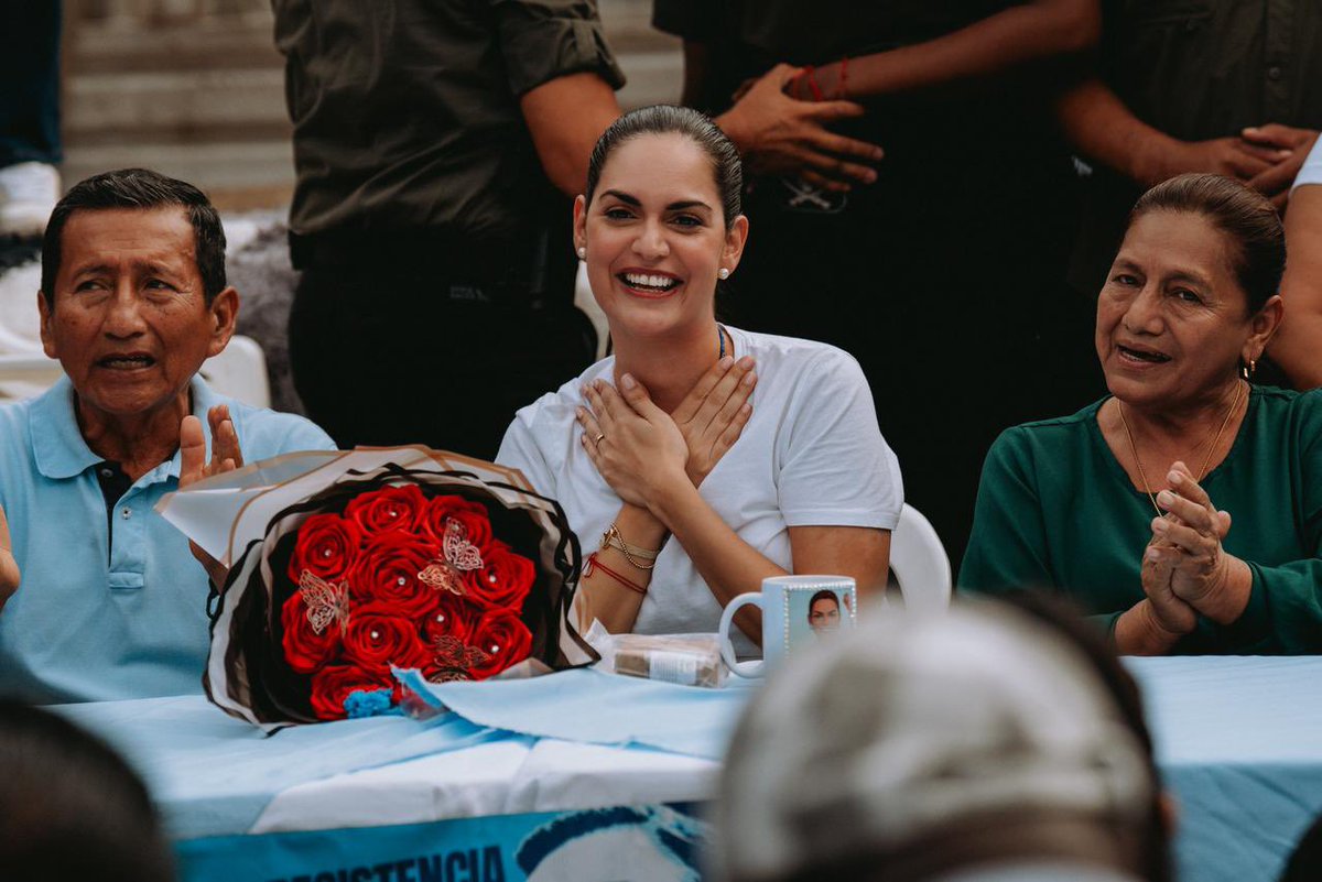 Hay fuerzas que nacen cuando decides no rendirte. Por eso, estoy aquí de pie, no de rodillas, porque confío. Confío en Dios, confío ustedes y confío en que lo que se ha construido para Guayaquil. Mi voz no viene a vencer a nadie. Viene a vencer el miedo. Y mientras tenga la oportunidad de servir, voy a seguir de pie, con fe y con el corazón firme. 💖