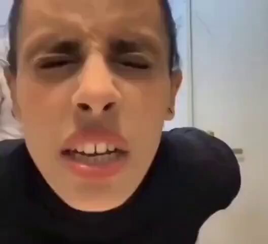 شيئان لأ يجتمعان في نفس الوقت 💔 الحب و الشك فأما أن تحبني كما هوا أنا وأما إن تطرقني وترحل في صمت فأنا كما أنا وسابقي أنا بك او من دونك💔