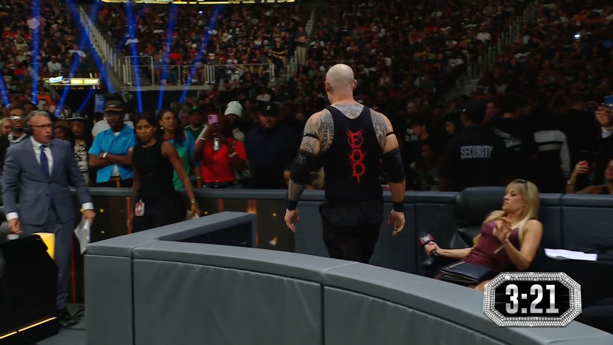 This match has been total CHAOS!! 😱