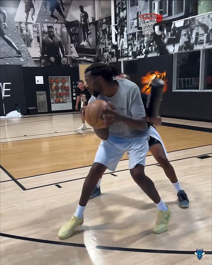 Naz Reid in the lab getting ready for a big year with the Hornets. New team, same goal. 🔥 (📹 dashletics/IG)