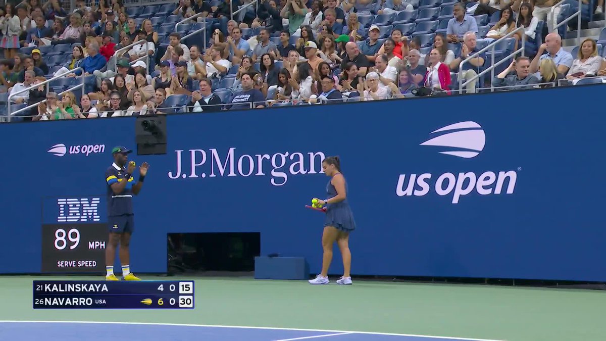A cross-court backhand beauty from Emma Navarro!