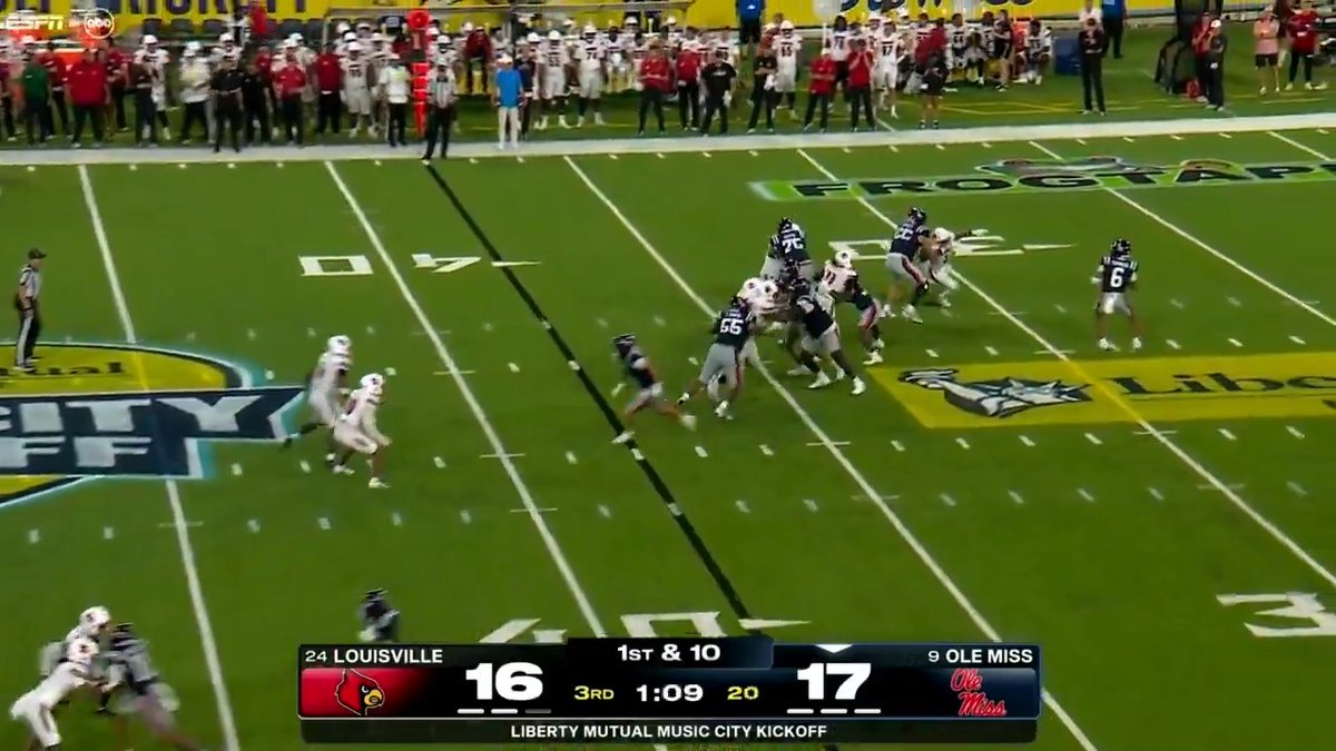 They say consistency is key 😌 Another 62 yard touchdown for Hilton (Deuce) Alexander II. #HottyToddy
