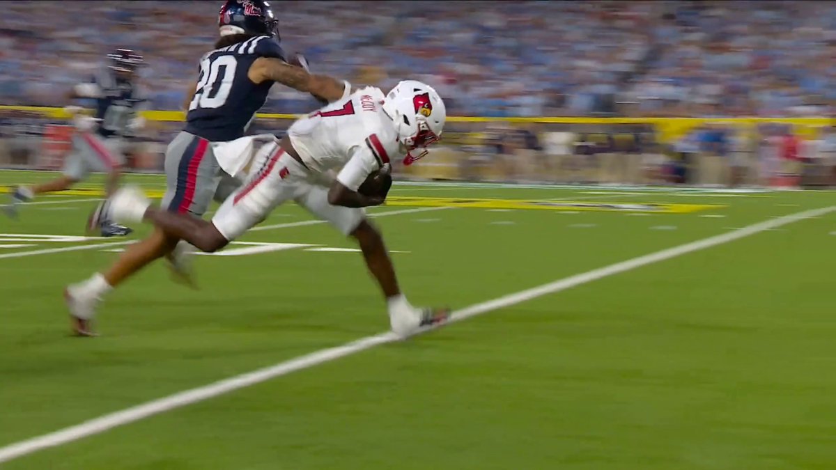 THE EFFORT FROM LOUISVILLE ON FULL DISPLAY 😤 Lawayne McCoy had Ole Miss on skates 😯