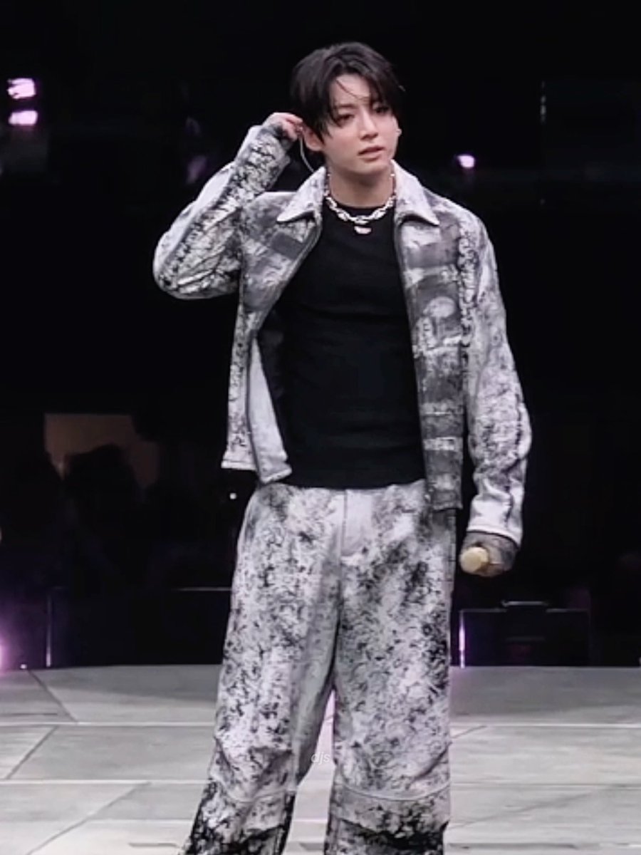 jungkook’s custom diesel stage outfit 🤍