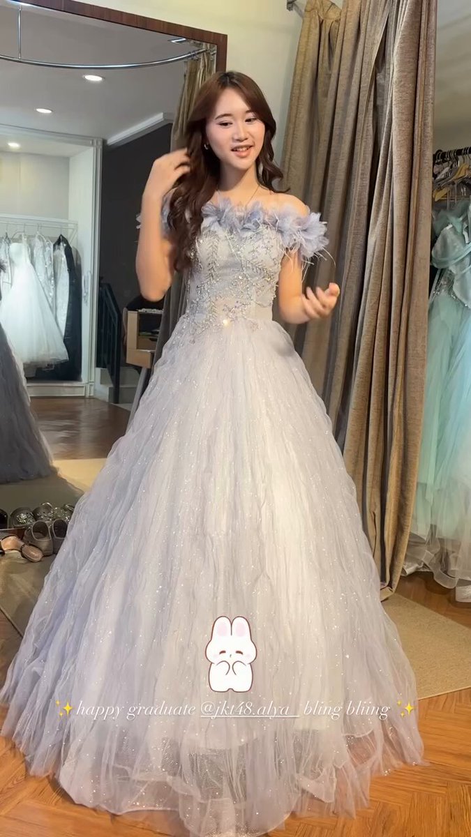 Alya Fitting Graduation Dress