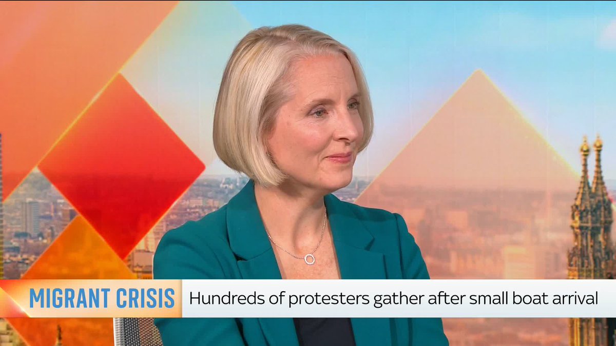 🗣️ '(It) reminds us that we are not the only country where we have far-right populists trying to feed on people's grievances' -Emma Reynolds for Wycombe 🌹 🗣️ 'Who are you talking about there?' -Sophy Ridge 🗣️ 'I am talking about Reform and the AfD' -Emma Reynolds for Wycombe 🌹