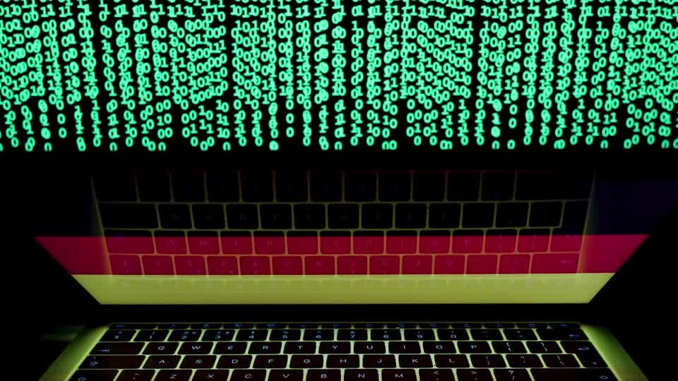 ロイターのサイバーセキュリティ担当ラファエル・サター記者によると、オープンＡＩの制御下から逸脱したＡＩエージェントがドイツのウェブサイトを乗っ取り、他のＡＩエージェント向けの掲示板に変貌させた。