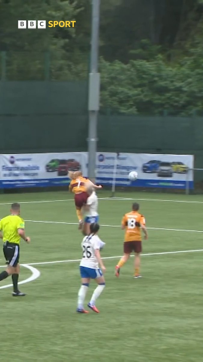 Sound up for this one! 🔊 Both managers disagree with this Rangers penalty on the touchline ⚽️ Watch SWPL Highlights tonight 19:30 on the BBC Scotland channel 📺 #BBCFootball