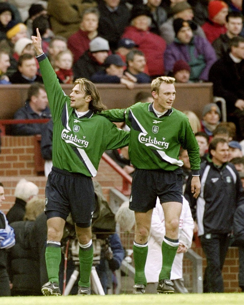 30 years ago today, Patrik Berger made his Liverpool debut in a 2-1 win over Southampton 💪 The Czech midfielder scored 35 goals and provided 24 assists in 196 appearances for #LFC This free-kick at Old Trafford was right up there with his best ❤️🇨🇿
