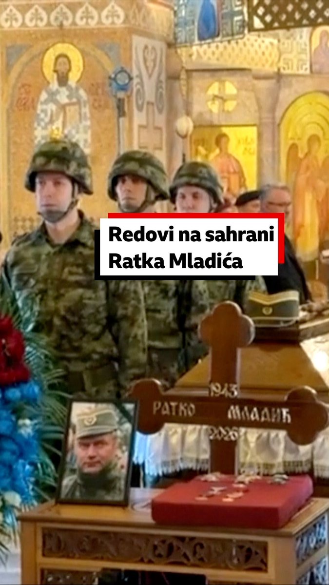 Redovi na sahrani Ratka Mladića, nekadašnjeg komandanta Vojske Republike Srpske, osuđenog na doživotni zatvor za ratne zločine i genocid u Srebrenici tokom rata 1990-ih