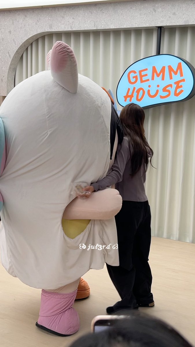 🗣️: แม่กลับบ้านไปแล้ว 🐰🦋: แม่อยู่หนาย อุ๊ยตกใจหมด มากอดเอนี่เลย😻 #beonnnie #ANY #GEMMHOUSE