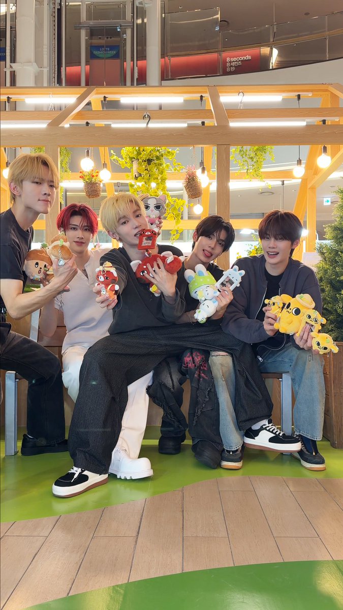 앤버스 귀여우니까 댓글 예쁘게 써줘 🔗 #AND2BLE #앤더블 #NDVERSE #앤버스 #NDVERSE_GARDENING #NDVERSE_POPUP