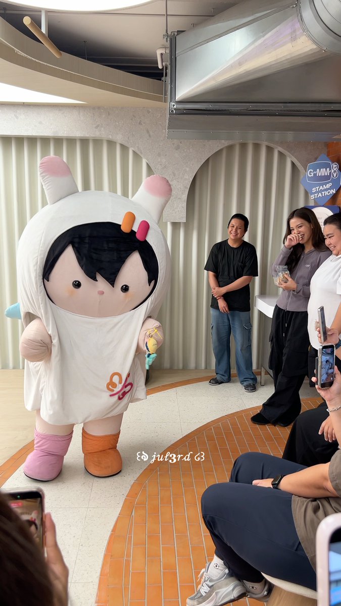 🐰🦋: จัมโม่ไปแลกเสียงกับหางมาเหรอ 🐰🦋: น่ารักอ้ะป่าว 🐰🦋: จัมโม่โตเป็นสาวแล้ว มีหางด้วย🧜🏻‍♂️ #beonnnie #ANY #JUMMO #GEMMHOUSE
