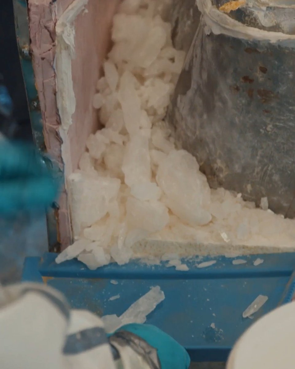 What looked like an ordinary ice maker was hiding loose crystal meth. 👀 Catch the full story on #Contraband: Seized at the Border tonight at 8P on Discovery.