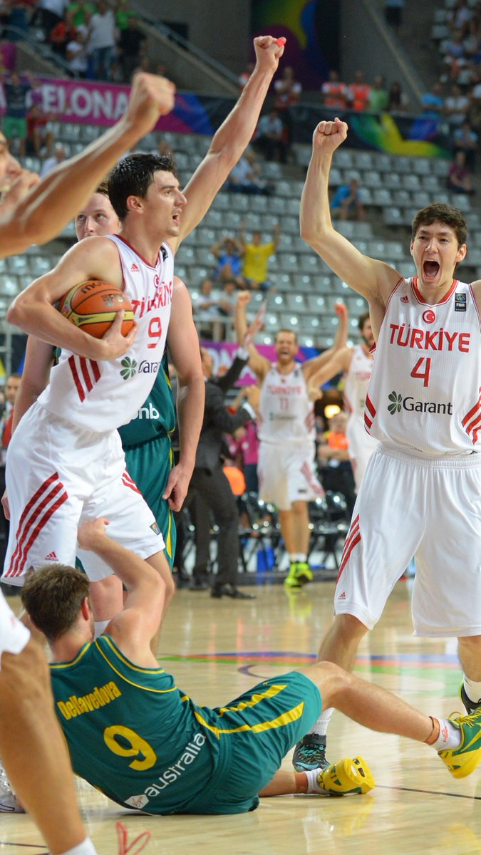 12 Yıl Önce Bugün 📆 🇹🇷 Dünya Kupası'nda A Milli Erkek Basketbol Takımımız, son 16 turunda Avustralya'yı 65-64 mağlup ederek çeyrek finale yükseldi.