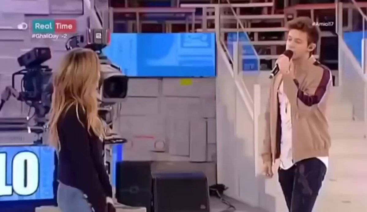 i nuovi coach di canto e pattinaggio ad amici26