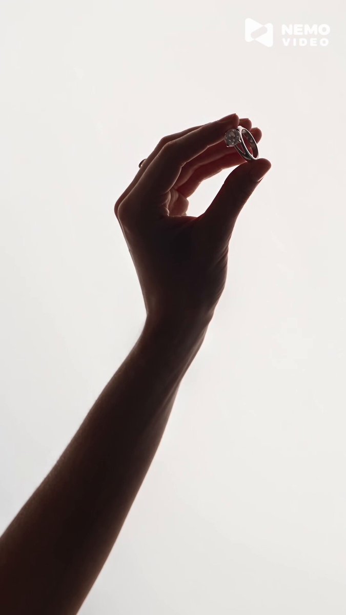 Don’t just show your product. Give it a whole aesthetic. A jewelry ad made with NemoVideo — diamond close-ups, bold typography, warm desert tones. What would your product’s ad look like? Make it with Nemo.
