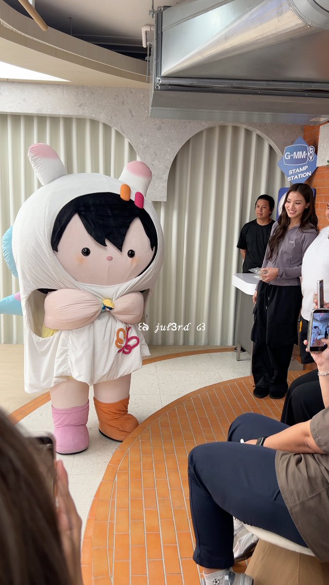 🐰🦋: ถ้าแม่กลับ เอนี่จะกินจัมโม่ 💜: เดี๋ยวคุณยายร้องไห้นะ 🐰🦋: เอนี่ขอกินจัมโม่ได้อ้ะป่าว 💜: กินไหวเหรอจัมโม่ตัวกมจะตาย 🐰🦋: งั่ม ๆๆ น่ารักอะ🫳🏻 เอ่เอ๊สะกะดุ๊งสะกะดิ๊ง ป๊ะดุ่งดิ๊งดุ่งป๊ะดุ่งกิ๊ง 💜: ขอโทษแทนแกด้วยนะคะ แกเป็นเด็กติดโซเชียล #beonnnie #ANY #JUMMO #GEMMHOUSE