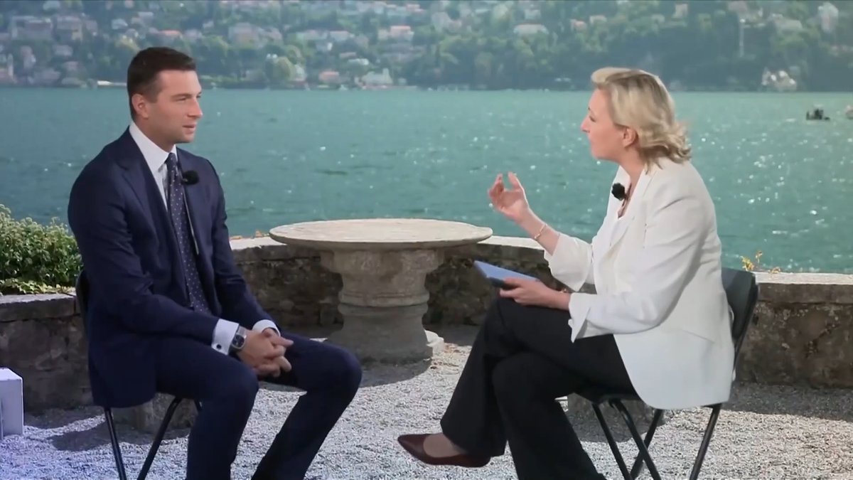 Dans moins de 2 ans, la quasi-totalité de l'impôt sur le revenu payé par les travailleurs français ira au remboursement des intérêts de la dette. La France est aujourd'hui dans un état particulièrement préoccupant. Bloomberg TV