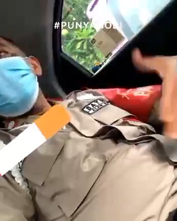 10 menit bareng pak satpam