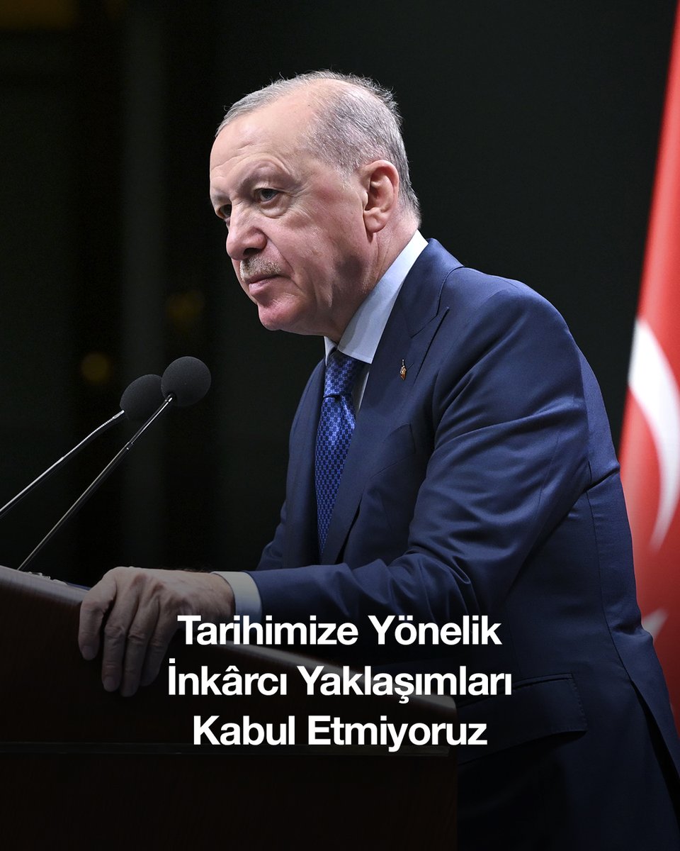 Türkiye Cumhuriyeti’ni, maziden atiye uzanan binlerce yıllık yolculuğumuzun en nadide halkası olarak görüyoruz. Milletimizin, medeniyetimizin yüzyıllara sâri köklü tarihini 100-150 sene öncesiyle başlatan inkârcı yaklaşımları kabul etmiyoruz.