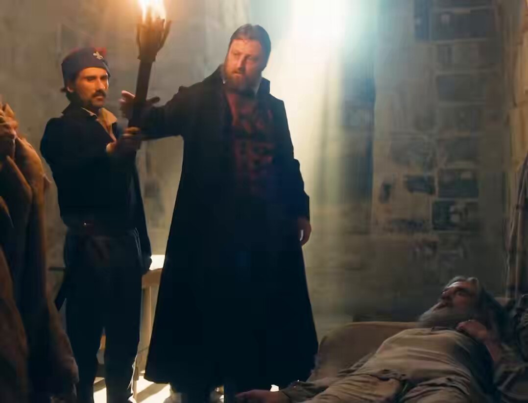 WAIT HOW DID THE PAPER NOT GET WET? 🎬: The Count Of Monte Cristo