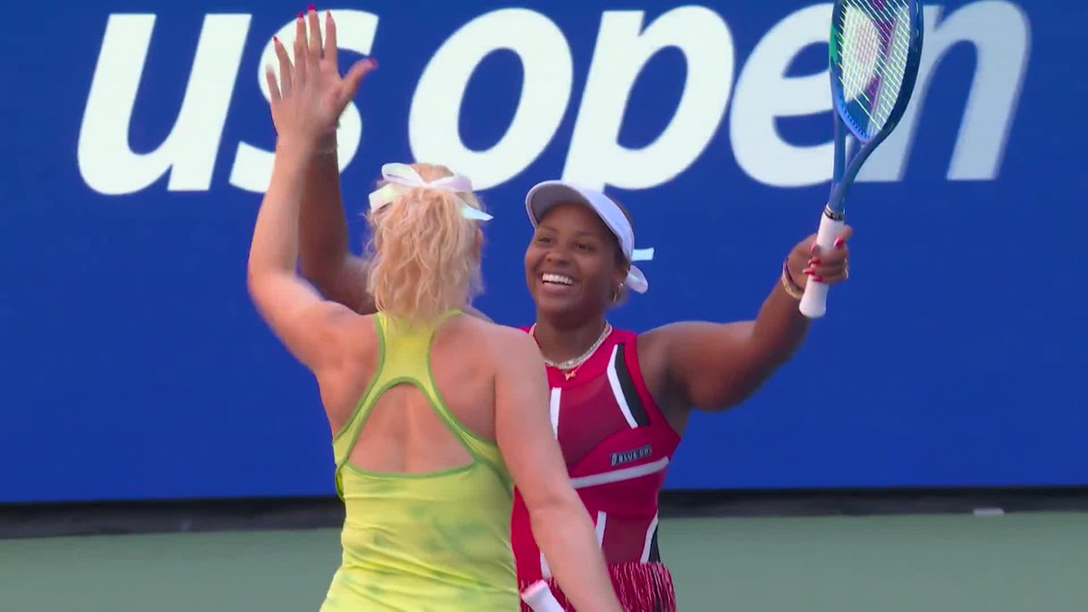 Top of the world, into the last eight 🌎 Siniakova and Townsend move past Hunter/Krawczyk 7-6(6), 6-4 to book their spot in the quarterfinals.