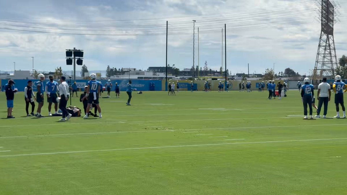 Chaos just nearly avoided on this Justin Herbert drop back