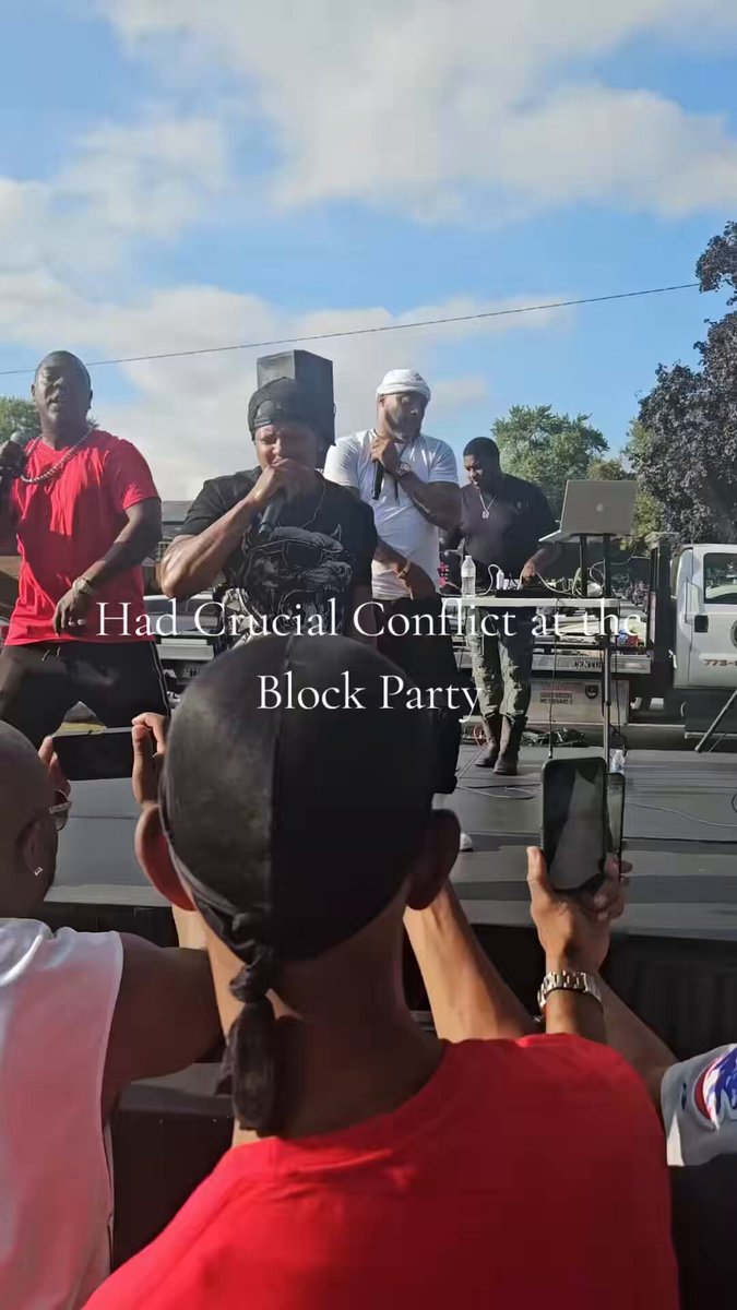 Legendary Chicago rap group ‘Crucial Conflict’ performing their song ‘Hay’ at a block party
