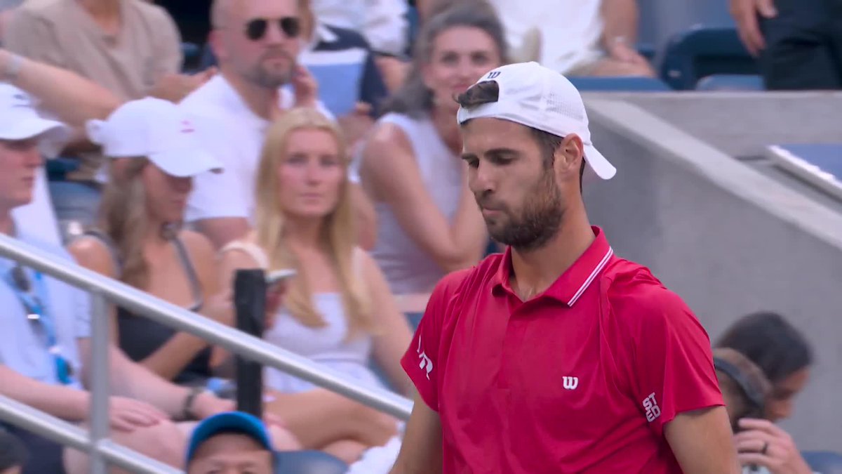 Karen finds the late break 👊 Khachanov takes a closely fought first set 7-5.