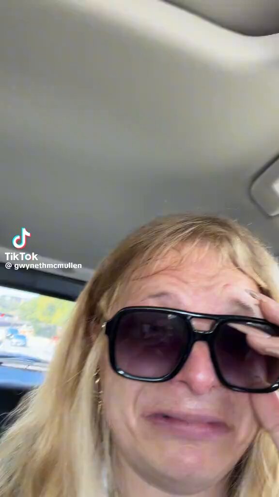 Lady, you are too old to be crying in your car over Taylor swift. I’m bored, let’s go to rehab 😂