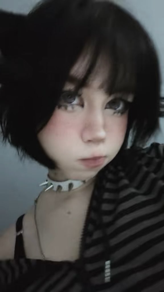 ^•^ Hi!!!!! I think I'm cute🙂↕️