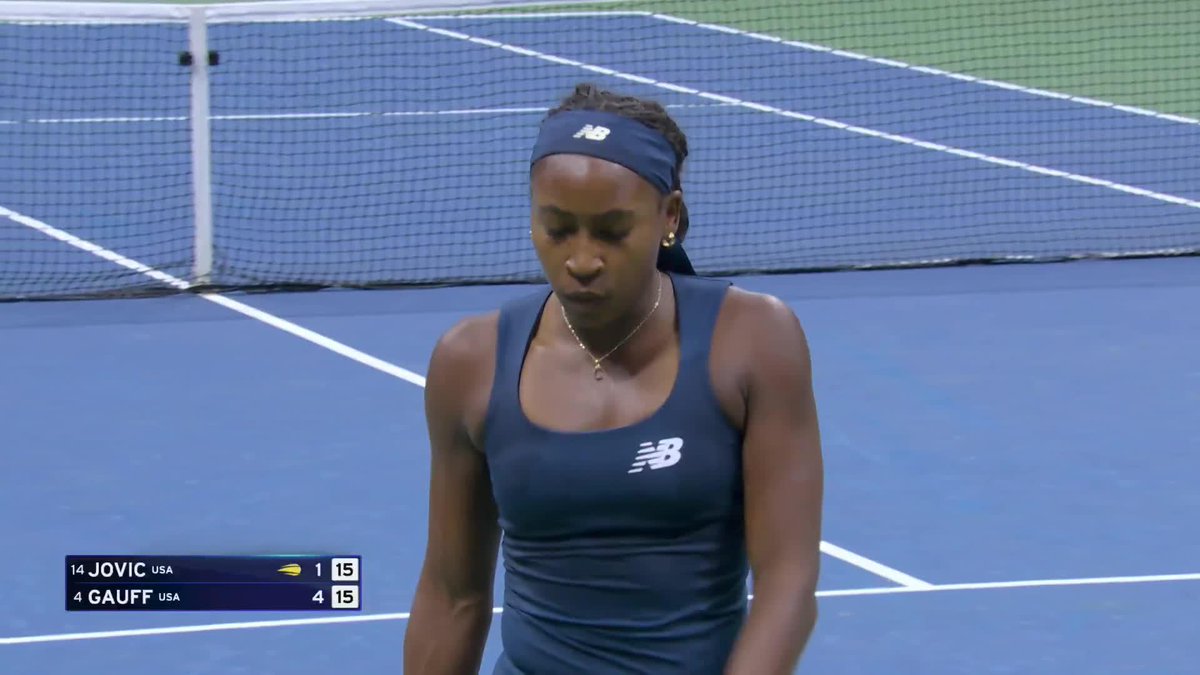Coco setting the tone with a big forehand! She's up 5-1 in the first set.