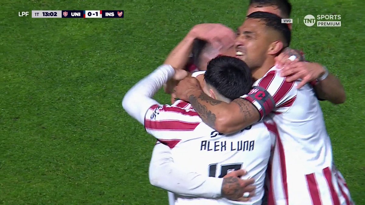 DE CABEZA, MOSEVICH PUSO EL 1-0 PARA INSTITUTO Luego del centro de Luna, el defensor de la Gloria metió un gran cabezazo para abrir el marcador ante Unión. #LPFxTNTSports